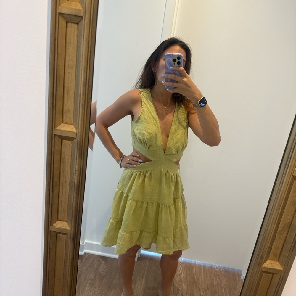 Elegant Green Sleeveless Dress